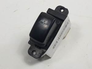 MANDO ELEVALUNAS DELANTERO DERECHO 935762D000 KIA CARNIVAL II Autodesguaces Alicante