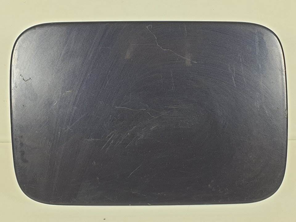 TAPA EXTERIOR COMBUSTIBLE - A2105841339 - MERCEDES - CLASE E (W210) BERLINA DIESEL