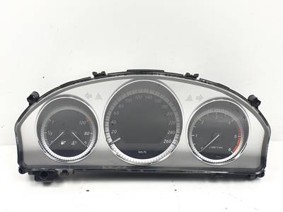 CUADRO INSTRUMENTOS A2049003802 MERCEDES CLASE C (W204) BERLINA Autodesguaces Alicante