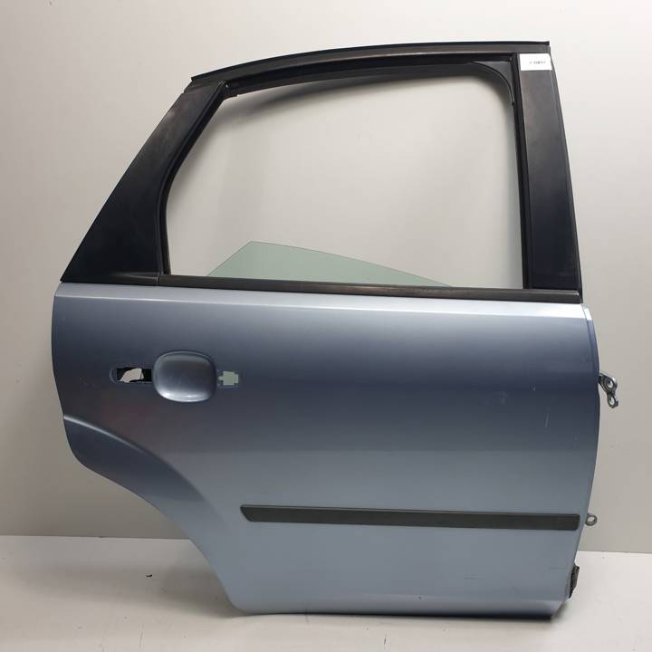 PUERTA TRASERA DERECHA FORD FOCUS BERLINA (CAP) Autodesguaces Alicante