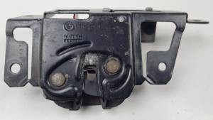 CERRADURA MALETERO / PORTON 51247201561 BMW X3 (E83) Autodesguaces Alicante