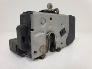 CERRADURA PUERTA DELANTERA IZQUIERDA 24444015 OPEL ASTRA G BERLINA Autodesguaces Alicante