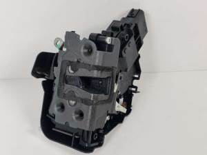 CERRADURA PUERTA DELANTERA DERECHA 7M5AR21812AA FORD FOCUS TURNIER (CB4) Autodesguaces Alicante