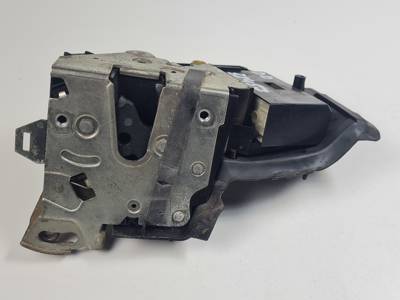CERRADURA PUERTA DELANTERA DERECHA 8235126 BMW SERIE 5 BERLINA (E39) Autodesguaces Alicante