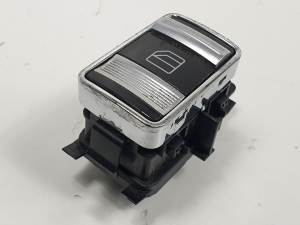 MANDO ELEVALUNAS DELANTERO DERECHO A2218201710 MERCEDES CLASE S (W221) BERLINA Autodesguaces Alicante