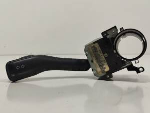 MANDO INTERMITENTES 8L0953513 VOLKSWAGEN GOLF IV BERLINA (1J1) Autodesguaces Alicante