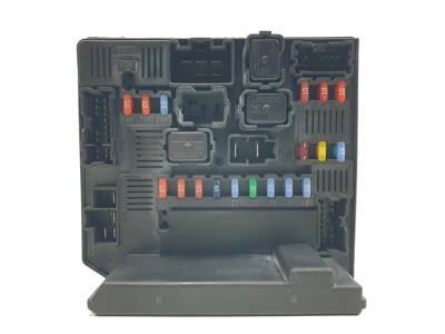 CAJA RELES / FUSIBLES 284B7JD000 NISSAN QASHQAI (J10) Autodesguaces Alicante