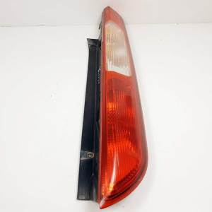 PILOTO TRASERO DERECHO 4M5113404AB FORD FOCUS BERLINA (CAP) Autodesguaces Alicante