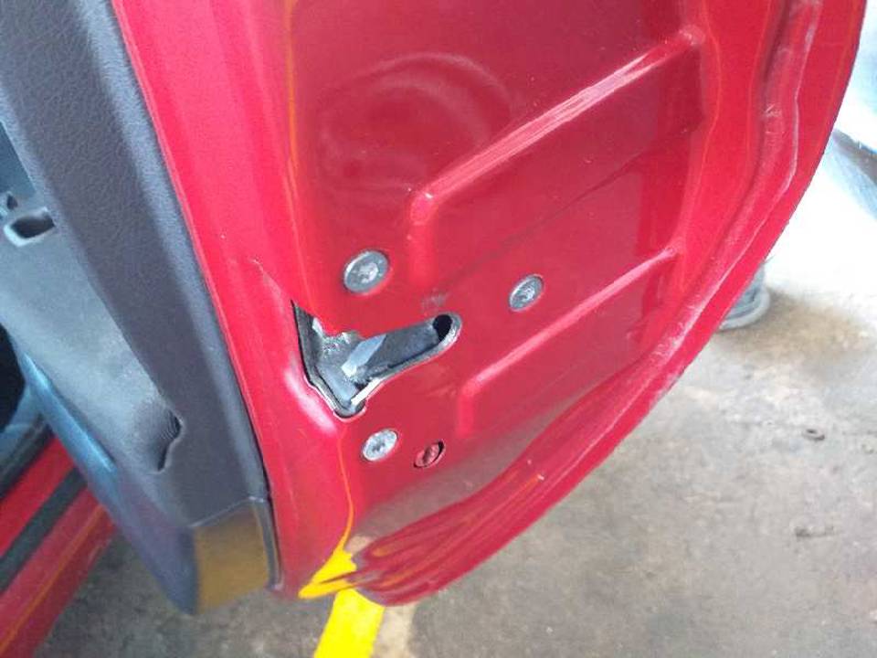 CERRADURA PUERTA TRASERA DERECHA