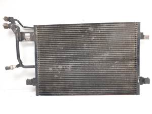 CONDENSADOR / RADIADOR AIRE ACONDICIONADO 4B0260401F AUDI A6 AVANT (4B5) Autodesguaces Alicante