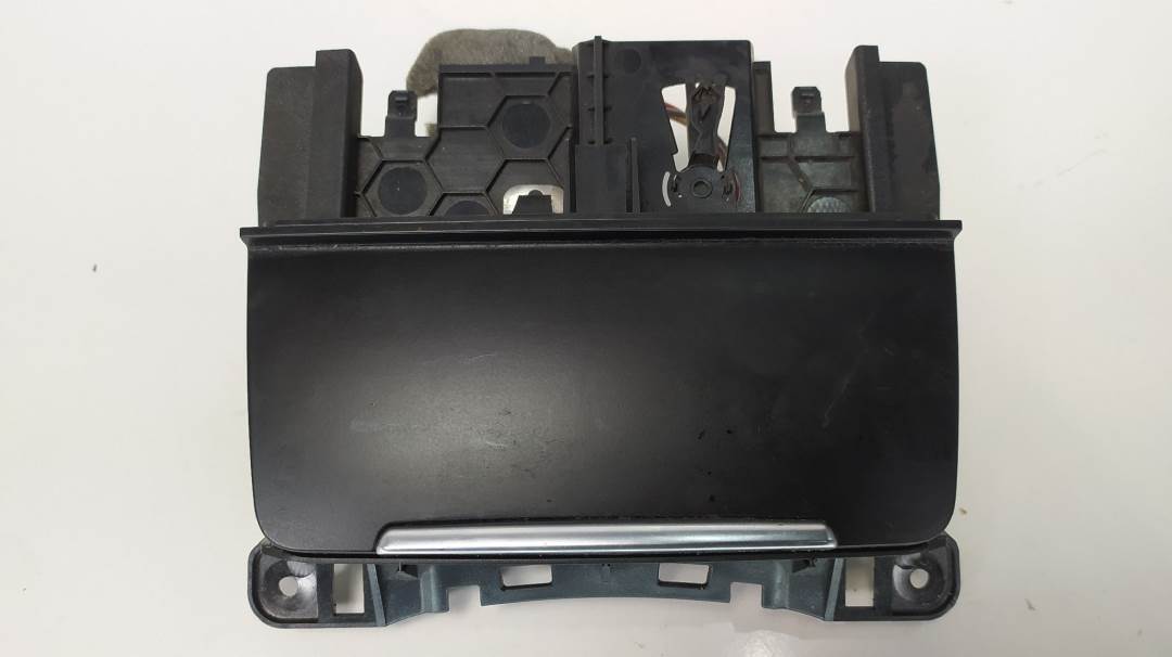 CENICERO - 8K0857951 - AUDI - A4 BER. (B8)