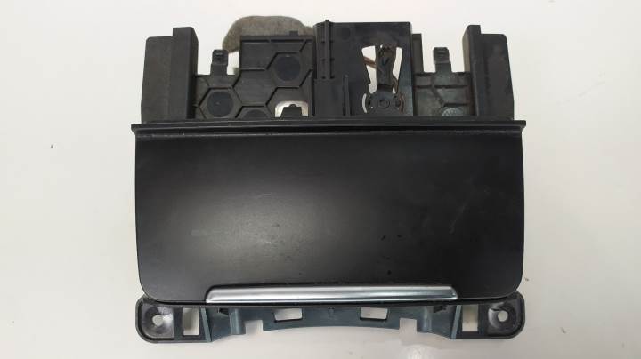 CENICERO 8K0857951 AUDI A4 BER. (B8) Autodesguaces Alicante