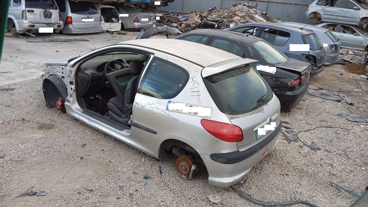 Imagen del vehículo PEUGEOT 206 BERLINA