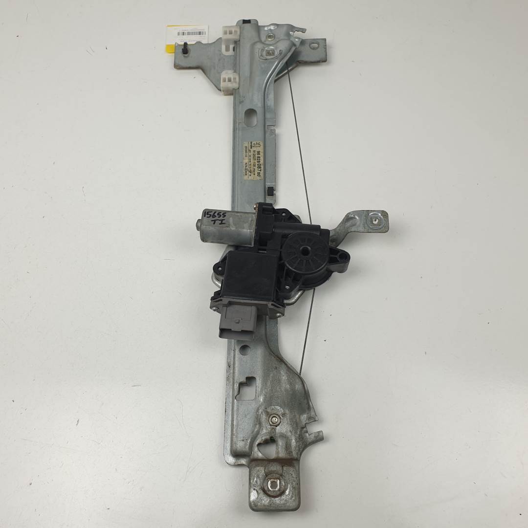 ELEVALUNAS TRASERO IZQUIERDO - 9682808780 - PEUGEOT - 3008 (T84)