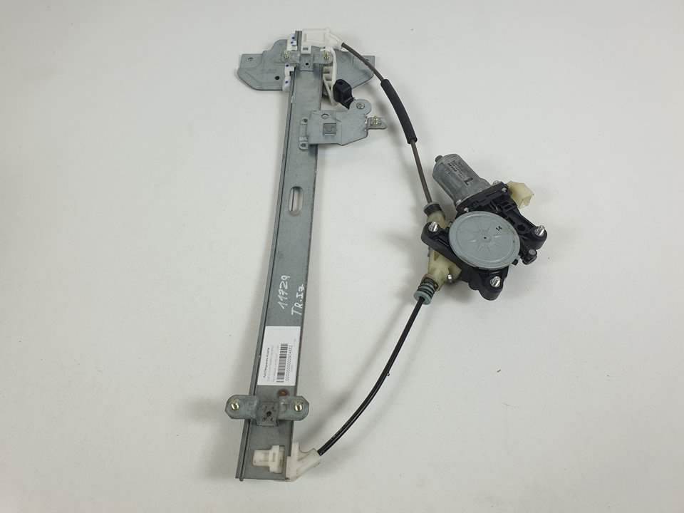 ELEVALUNAS TRASERO IZQUIERDO - 824504D020 - KIA - CARNIVAL