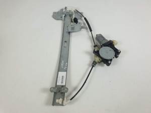 ELEVALUNAS TRASERO IZQUIERDO 824504D020 KIA CARNIVAL Autodesguaces Alicante