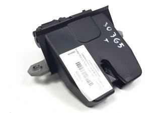 CERRADURA MALETERO / PORTON 8M51R442A66DA FORD FOCUS TURN. (CB8) Autodesguaces Alicante