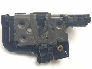 CERRADURA PUERTA TRASERA IZQUIERDA FQM000156 LAND ROVER RANGE ROVER SPORT (L320) Autodesguaces Alicante