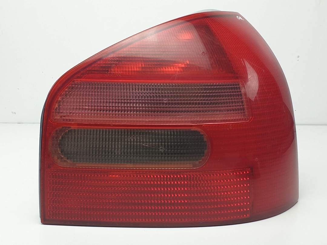 PILOTO TRASERO DERECHO - 8L0945096 - AUDI - A3 (8L)
