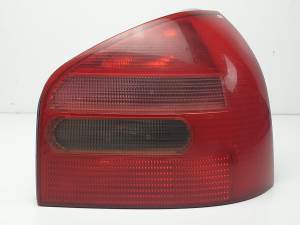 PILOTO TRASERO DERECHO 8L0945096 AUDI A3 (8L) Autodesguaces Alicante