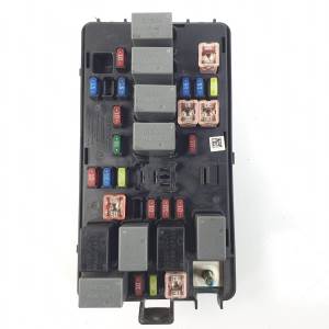 CAJA RELES / FUSIBLES 96857526 CHEVROLET MATIZ (M200) Autodesguaces Alicante