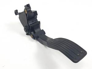 POTENCIOMETRO PEDAL 180021KMOB NISSAN JUKE (F15) Autodesguaces Alicante