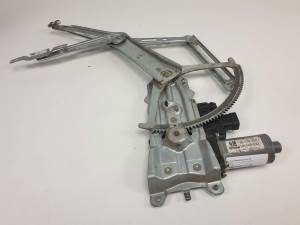 ELEVALUNAS DELANTERO IZQUIERDO 101249200 OPEL ZAFIRA A Autodesguaces Alicante