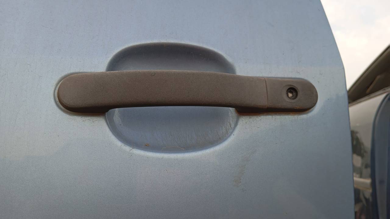 MANETA EXTERIOR DELANTERA IZQUIERDA