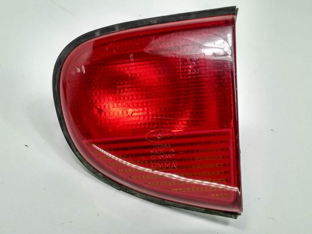 Feu intérieur arrière droit - 93AG15K258 - FORD - ESCORT BERL./TURNIER