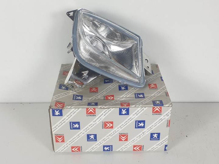 FARO ANTINIEBLA DERECHO 67721045 CITROEN XANTIA BERLINA Autodesguaces Alicante