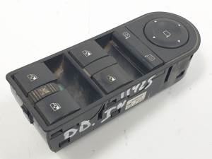 MANDO ELEVALUNAS DELANTERO IZQUIERDO 13228699 OPEL ZAFIRA B Autodesguaces Alicante