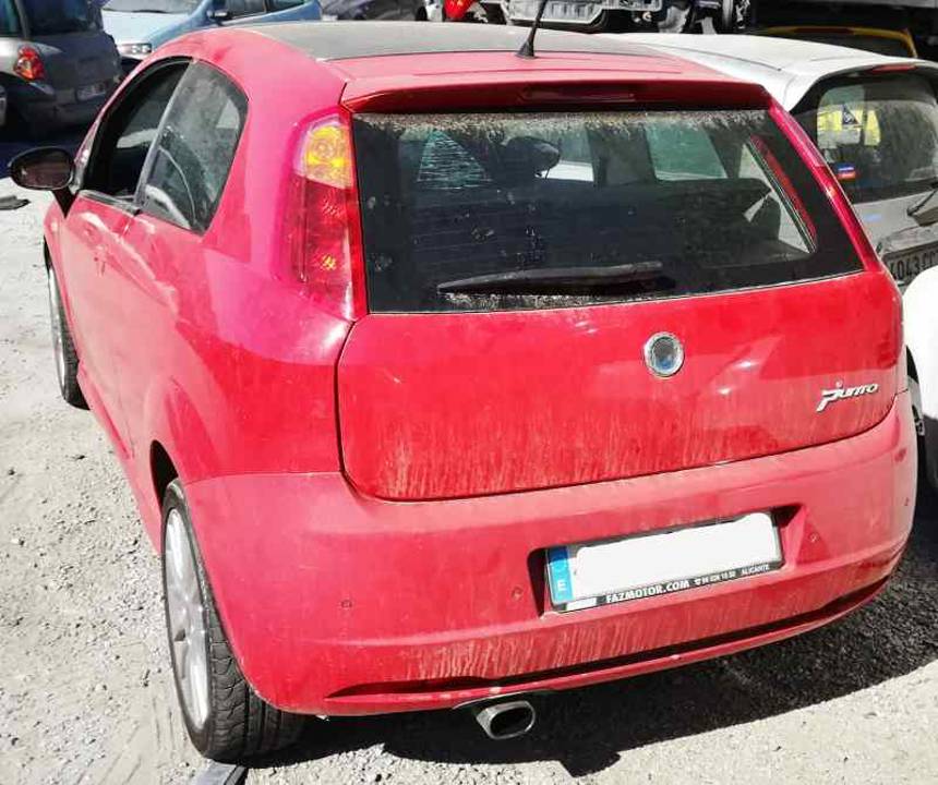 Imagen del vehículo FIAT PUNTO BERLINA (188)