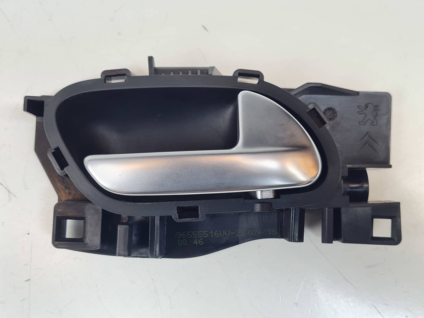 MANETA INTERIOR DELANTERA DERECHA - 96555516VV - PEUGEOT - 2008 (A94)