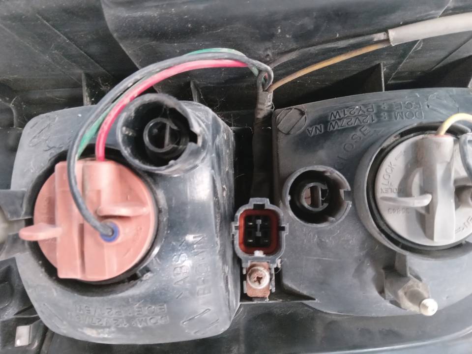 PILOTO TRASERO DERECHO