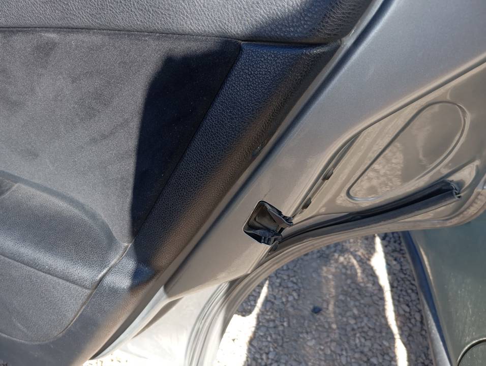 CERRADURA PUERTA TRASERA DERECHA
