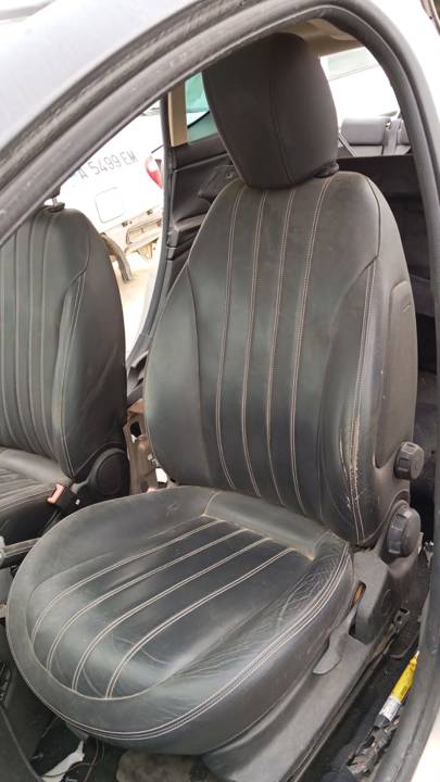 ASIENTO DELANTERO IZQUIERDO