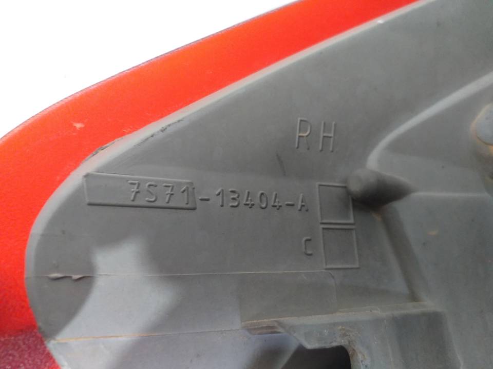 PILOTO TRASERO DERECHO