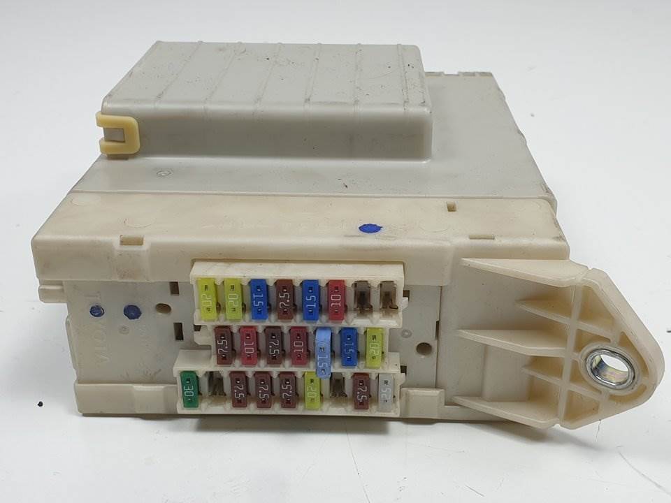 CAJA RELES / FUSIBLES - 8273030A81 - LEXUS - GS (GS/US/WS19)