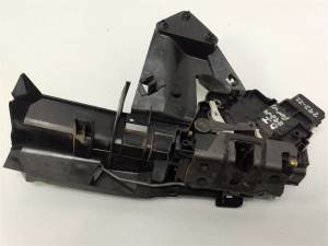 CERRADURA PUERTA DELANTERA IZQUIERDA 3M5AR21813EP FORD FOCUS BERLINA (CAP) Autodesguaces Alicante