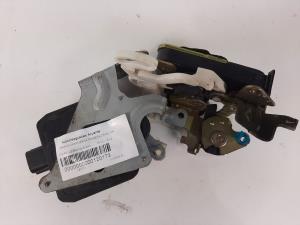 CERRADURA PUERTA TRASERA DERECHA KIA RIO (DC) Autodesguaces Alicante