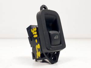 MANDO ELEVALUNAS TRASERO DERECHO 31394841 VOLVO XC60 Autodesguaces Alicante