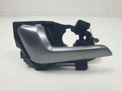 MANETA INTERIOR DELANTERA IZQUIERDA 826101W010 KIA RIO (UB) Autodesguaces Alicante