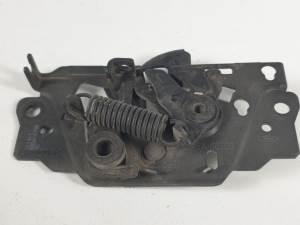 CERRADURA CAPOT BM5A16700 FORD FOCUS TURN. (CB8) Autodesguaces Alicante