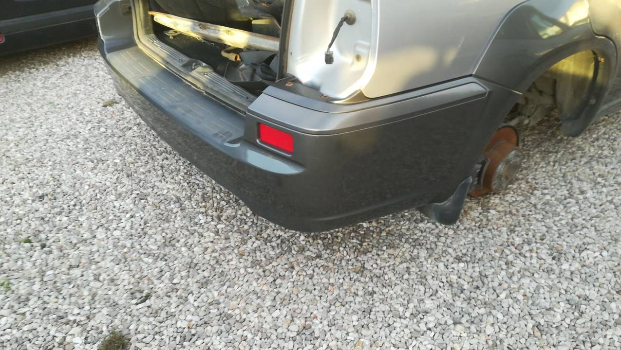 PARAGOLPES TRASERO