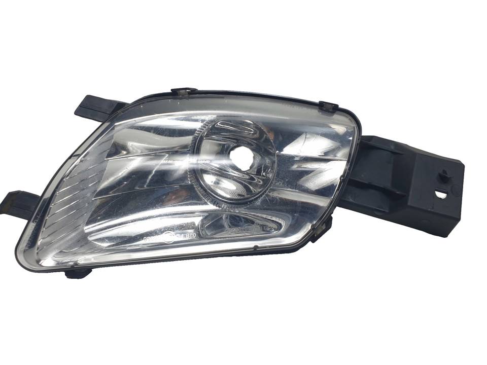 FARO ANTINIEBLA DERECHO 9674041580 PEUGEOT 308 SW Autodesguaces Alicante