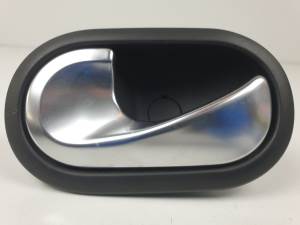 MANETA INTERIOR TRASERA IZQUIERDA 21030310579 SMART FORFOUR (W453) Autodesguaces Alicante