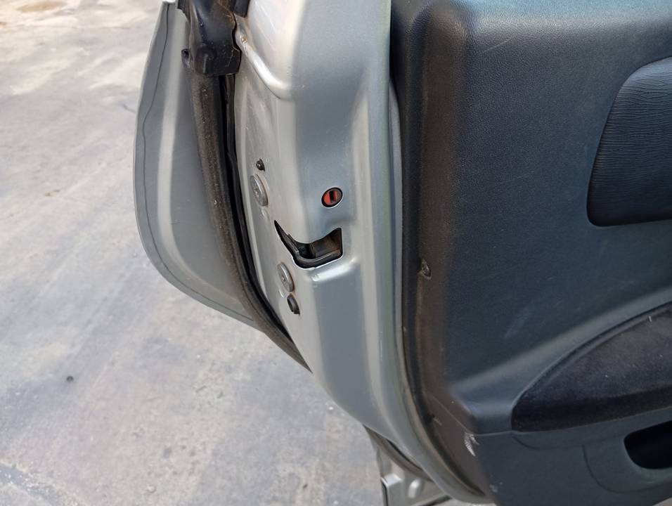 CERRADURA PUERTA TRASERA IZQUIERDA