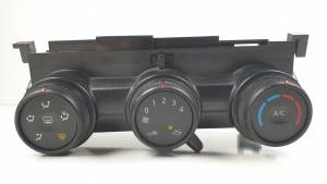 MANDO CALEFACCION / AIRE ACONDICIONADO T679803 DACIA DUSTER II Autodesguaces Alicante