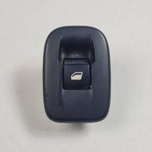 MANDO ELEVALUNAS TRASERO DERECHO 96751119ZD PEUGEOT 2008 Autodesguaces Alicante