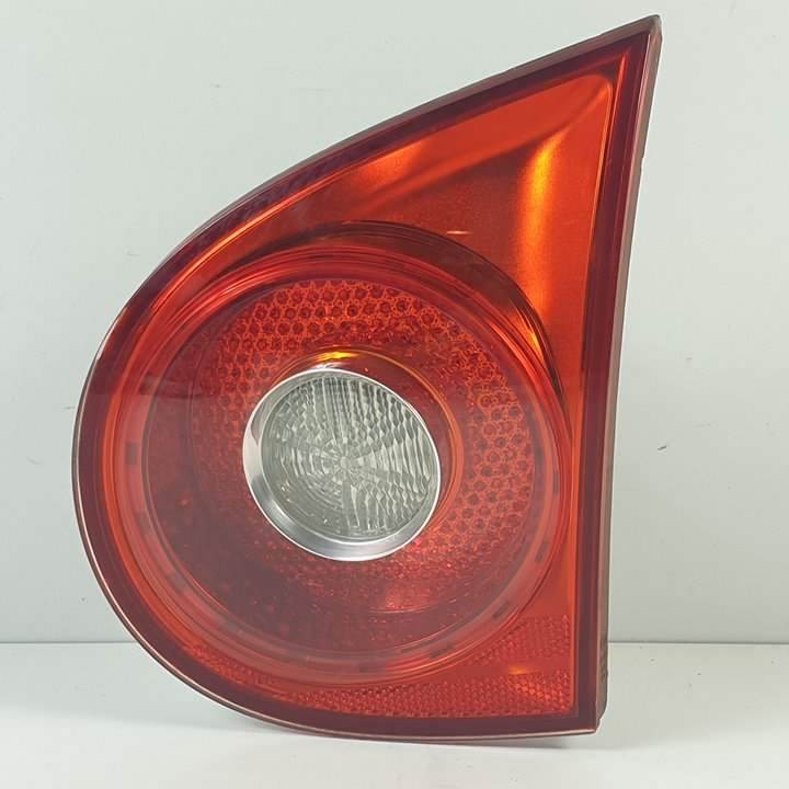 PILOTO TRASERO DERECHO INTERIOR - 1K6945108C - VOLKSWAGEN - GOLF V BERLINA (1K1)